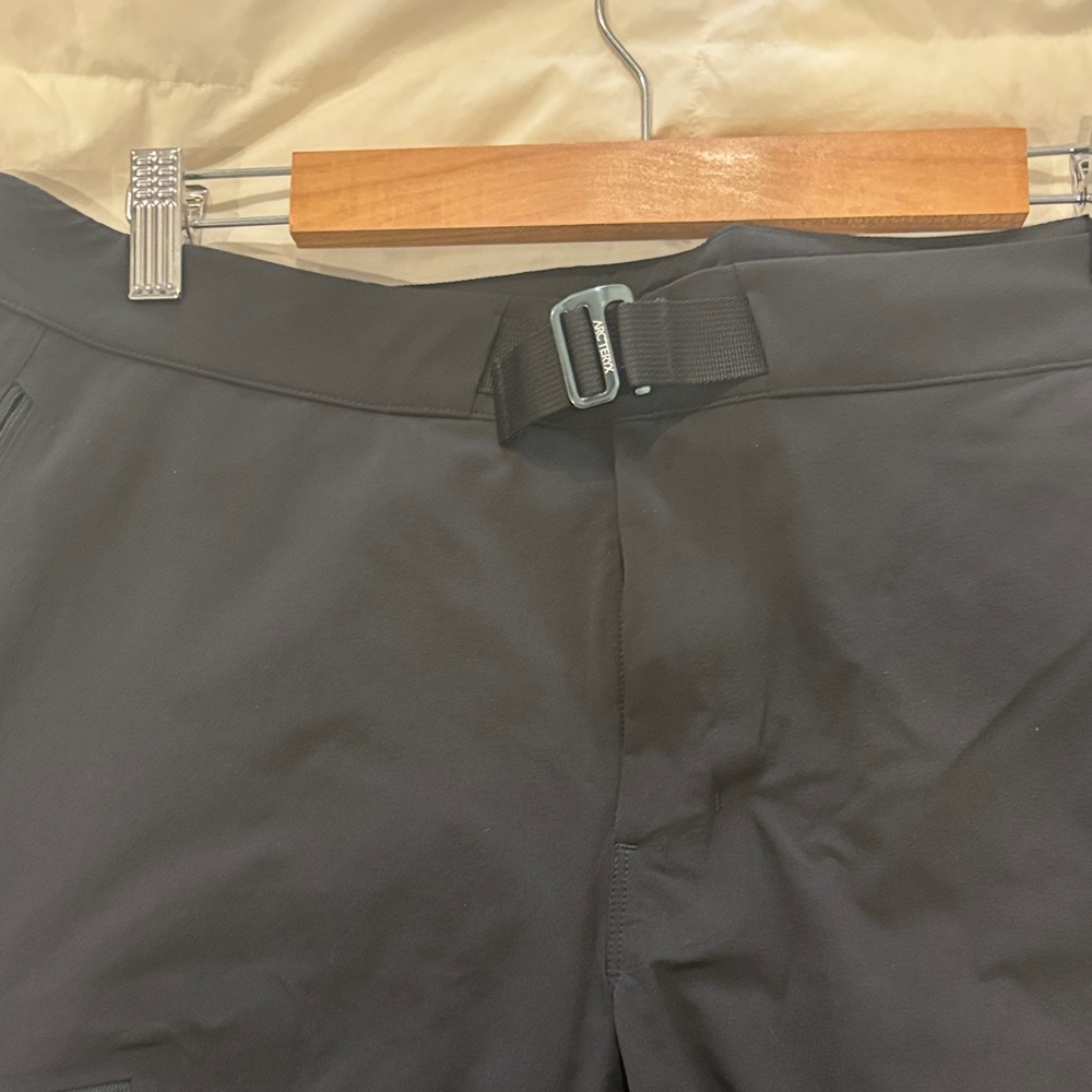 Arc'teryx Men's Chinos - Dark Gray